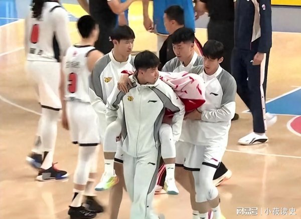 股票配资业务 北京打爆广东，徐杰重伤离场，看看专家怎么说，苏群点评一针见血